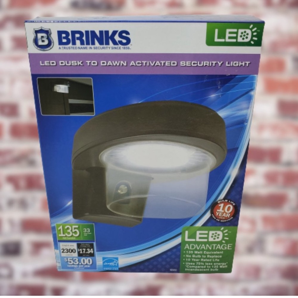 Brinks LED Dusk to Dawn Security Light 6580 Bronze 135 Watt Equivalent NEW
